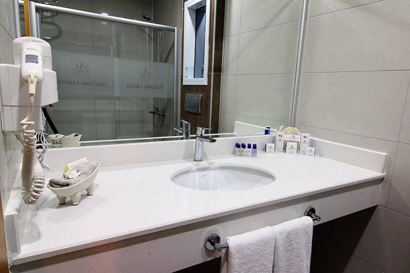 Sarissa Hotel Istanbul Bagian luar foto